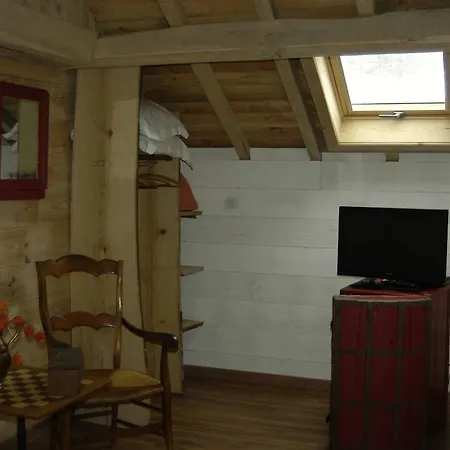 Alojamento de Acomodação e Pequeno-almoço D'hotes Au Vieux Logis Nistos